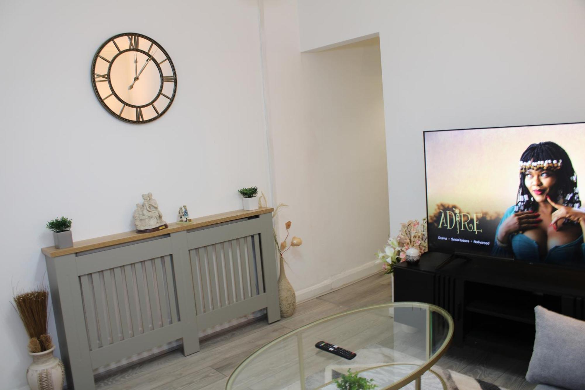 F2S Serviced Apartments 2Bedroom Terrace House With Free Wifi Netflix Suitable For Contractors Walking Distance To Train Station Derby Eksteriør billede