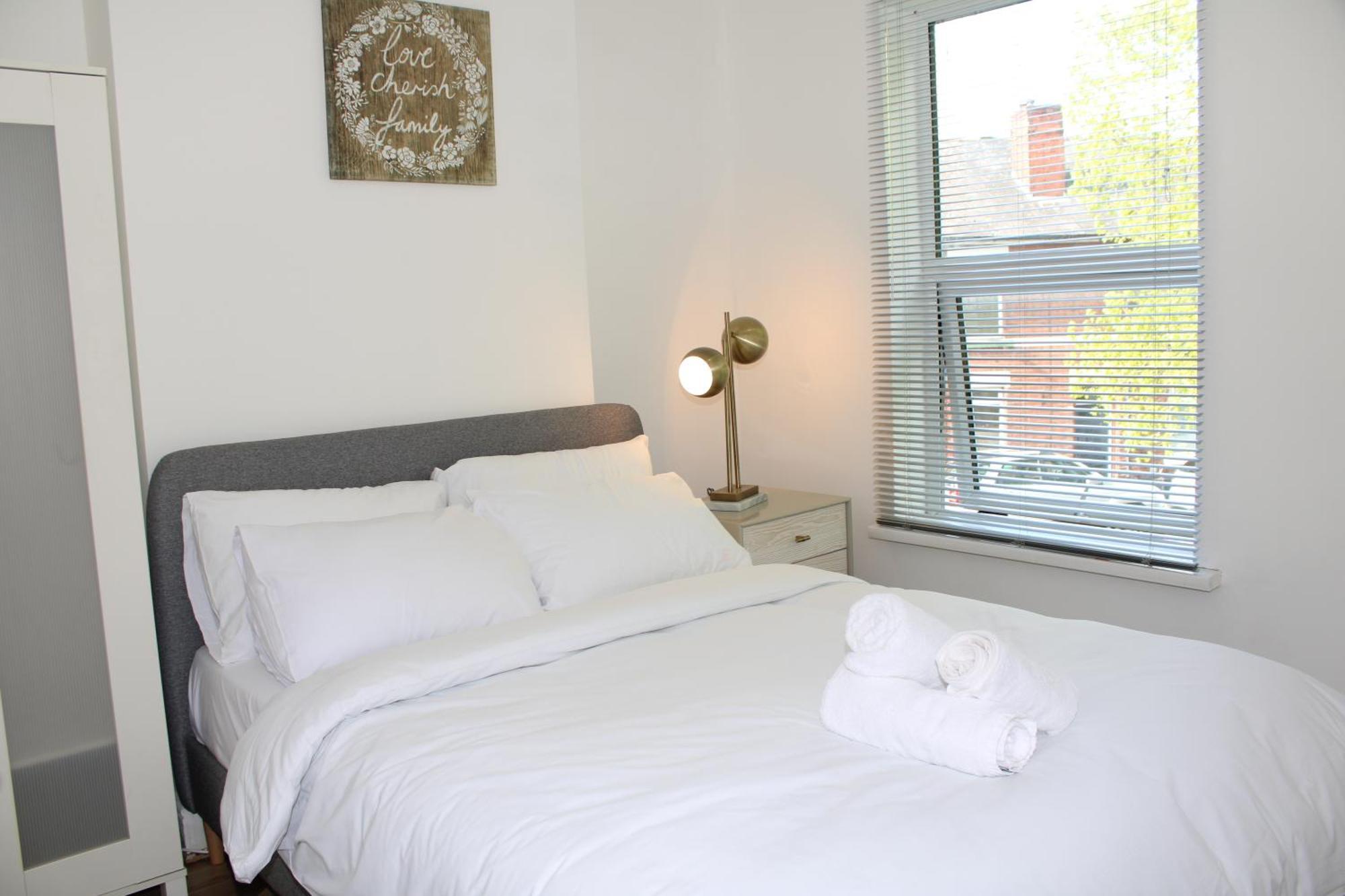 F2S Serviced Apartments 2Bedroom Terrace House With Free Wifi Netflix Suitable For Contractors Walking Distance To Train Station Derby Eksteriør billede