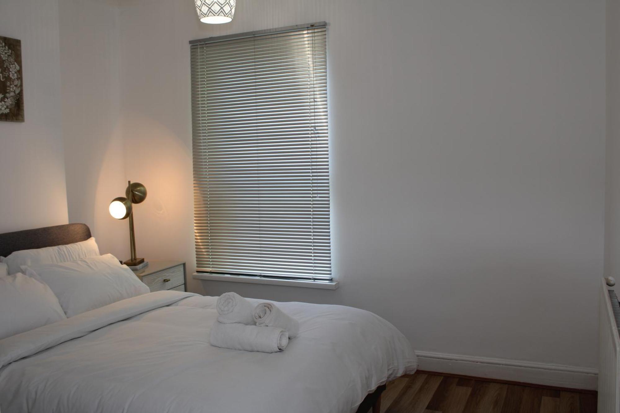 F2S Serviced Apartments 2Bedroom Terrace House With Free Wifi Netflix Suitable For Contractors Walking Distance To Train Station Derby Eksteriør billede