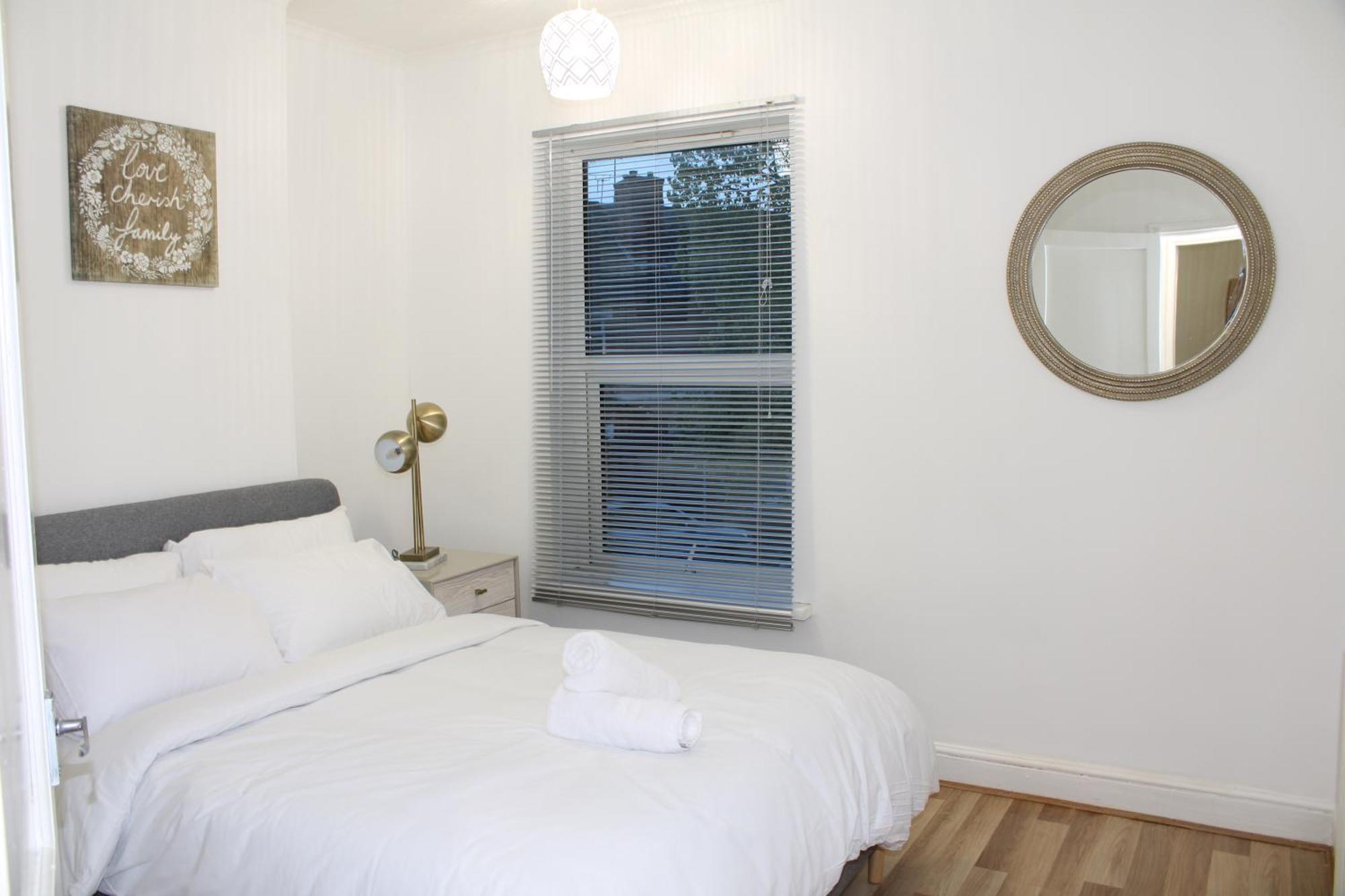 F2S Serviced Apartments 2Bedroom Terrace House With Free Wifi Netflix Suitable For Contractors Walking Distance To Train Station Derby Eksteriør billede