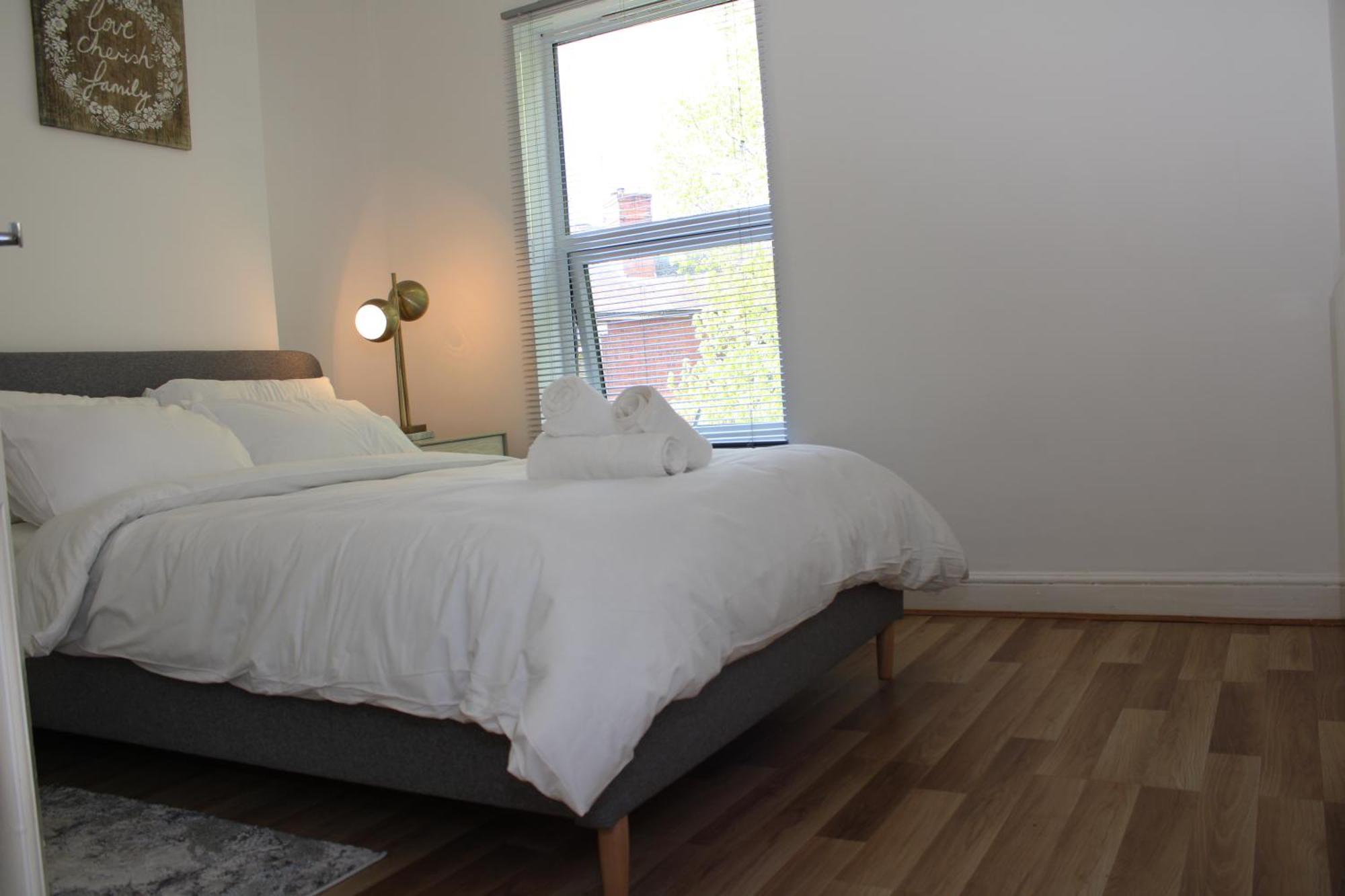 F2S Serviced Apartments 2Bedroom Terrace House With Free Wifi Netflix Suitable For Contractors Walking Distance To Train Station Derby Eksteriør billede