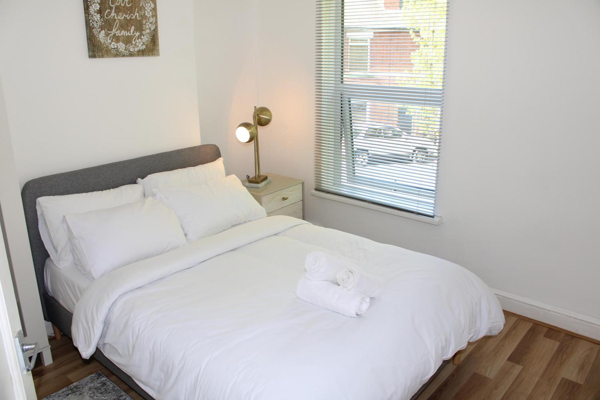 F2S Serviced Apartments 2Bedroom Terrace House With Free Wifi Netflix Suitable For Contractors Walking Distance To Train Station Derby Eksteriør billede