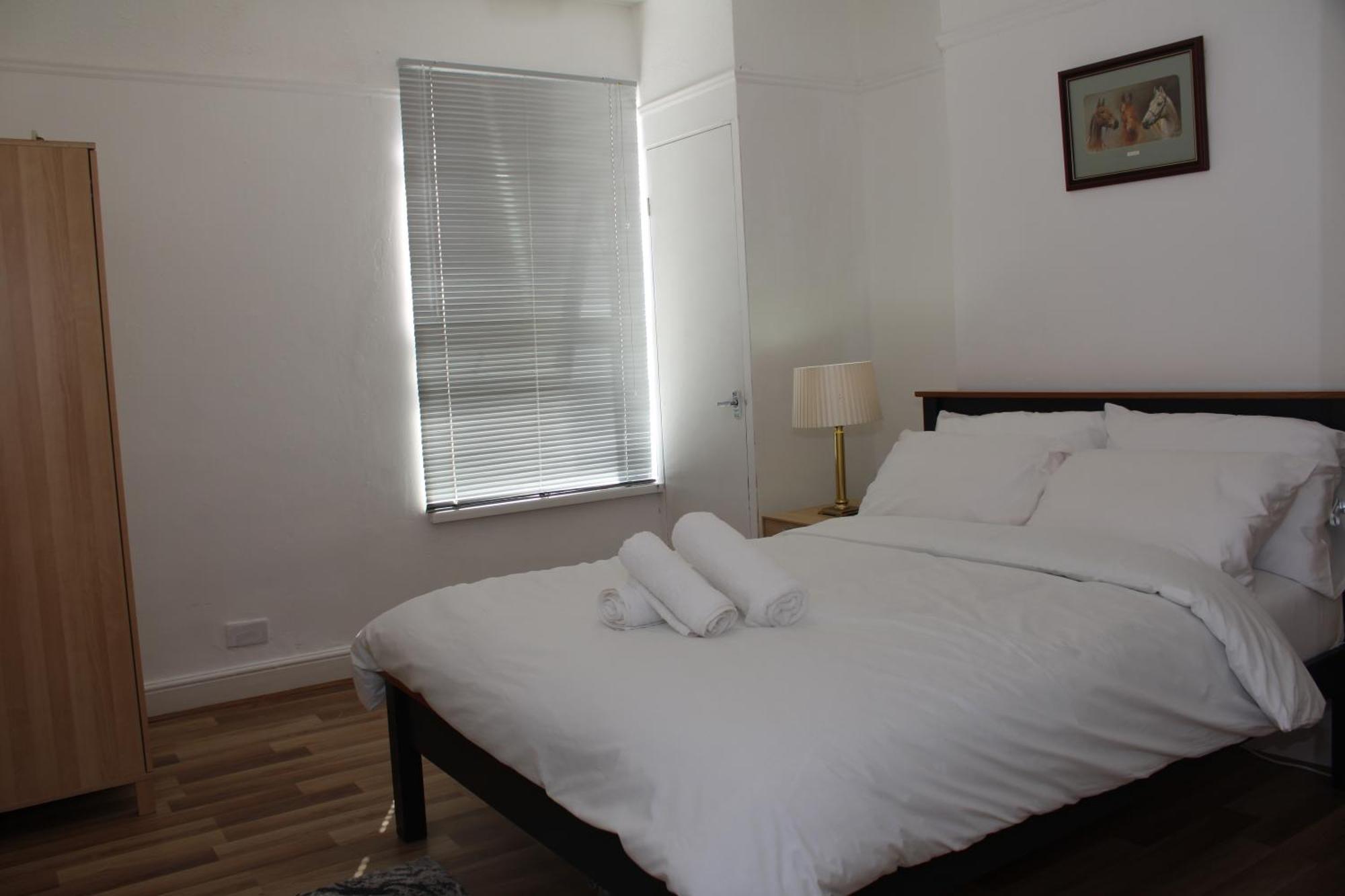 F2S Serviced Apartments 2Bedroom Terrace House With Free Wifi Netflix Suitable For Contractors Walking Distance To Train Station Derby Eksteriør billede