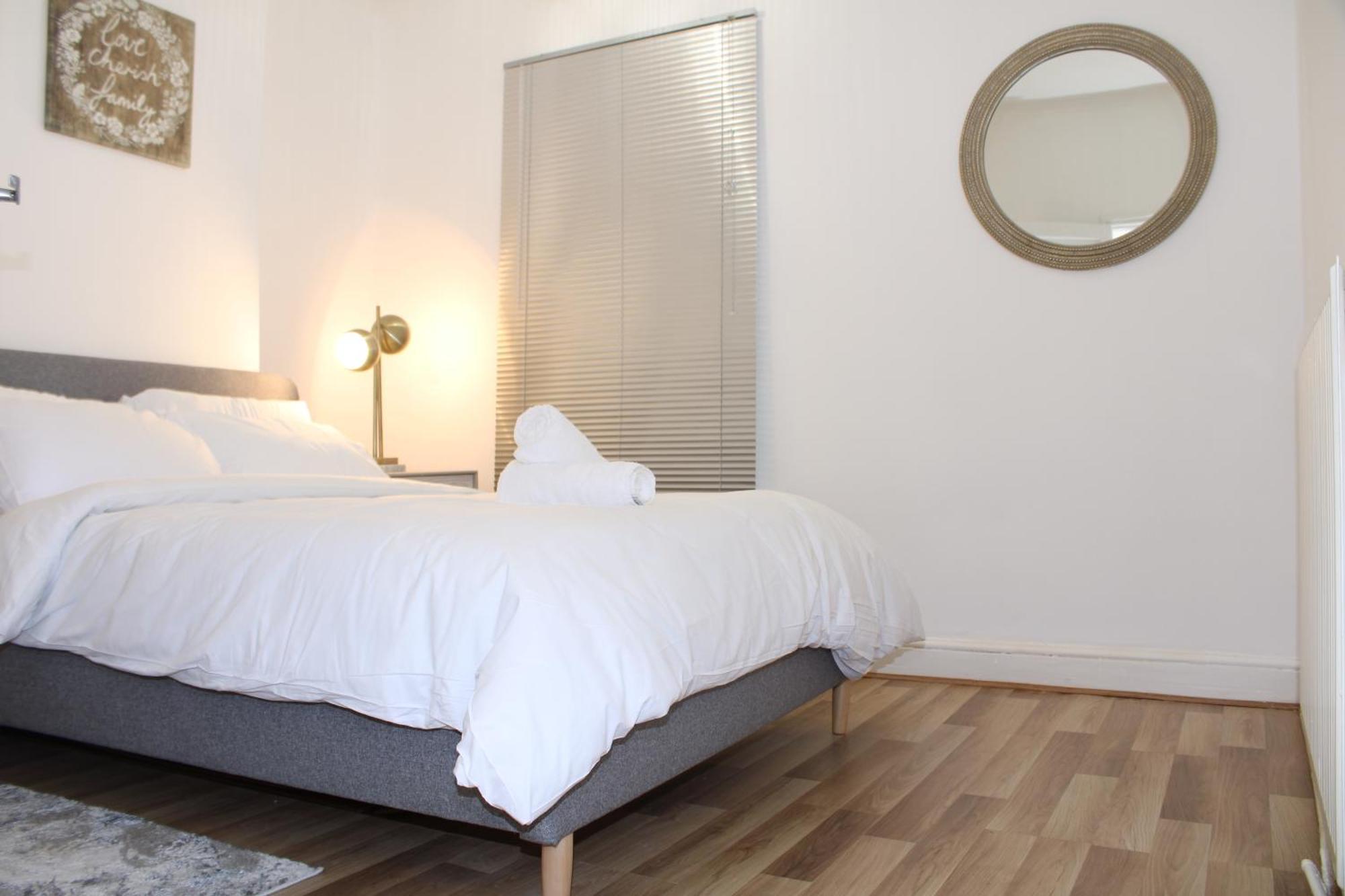 F2S Serviced Apartments 2Bedroom Terrace House With Free Wifi Netflix Suitable For Contractors Walking Distance To Train Station Derby Eksteriør billede