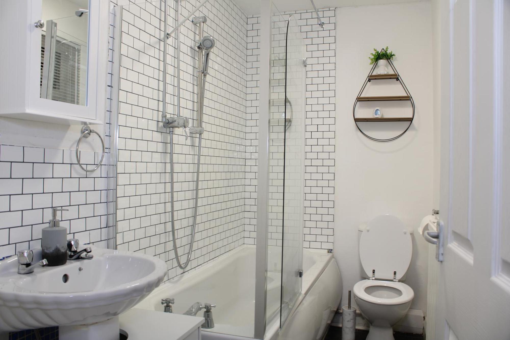 F2S Serviced Apartments 2Bedroom Terrace House With Free Wifi Netflix Suitable For Contractors Walking Distance To Train Station Derby Eksteriør billede