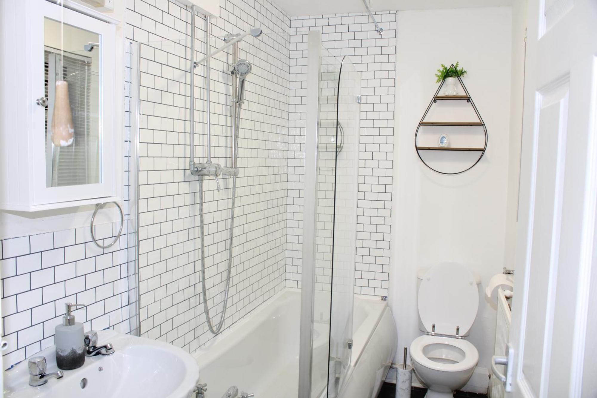 F2S Serviced Apartments 2Bedroom Terrace House With Free Wifi Netflix Suitable For Contractors Walking Distance To Train Station Derby Eksteriør billede