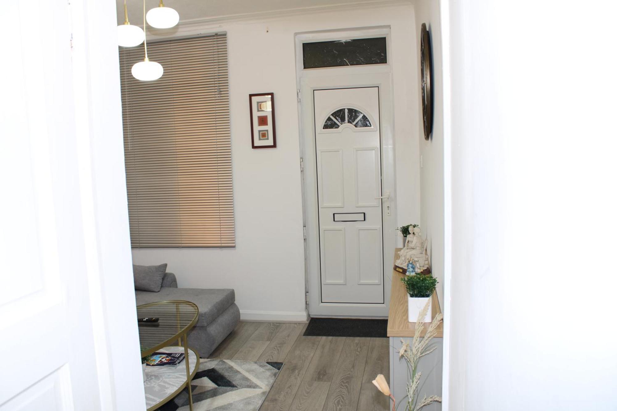 F2S Serviced Apartments 2Bedroom Terrace House With Free Wifi Netflix Suitable For Contractors Walking Distance To Train Station Derby Eksteriør billede