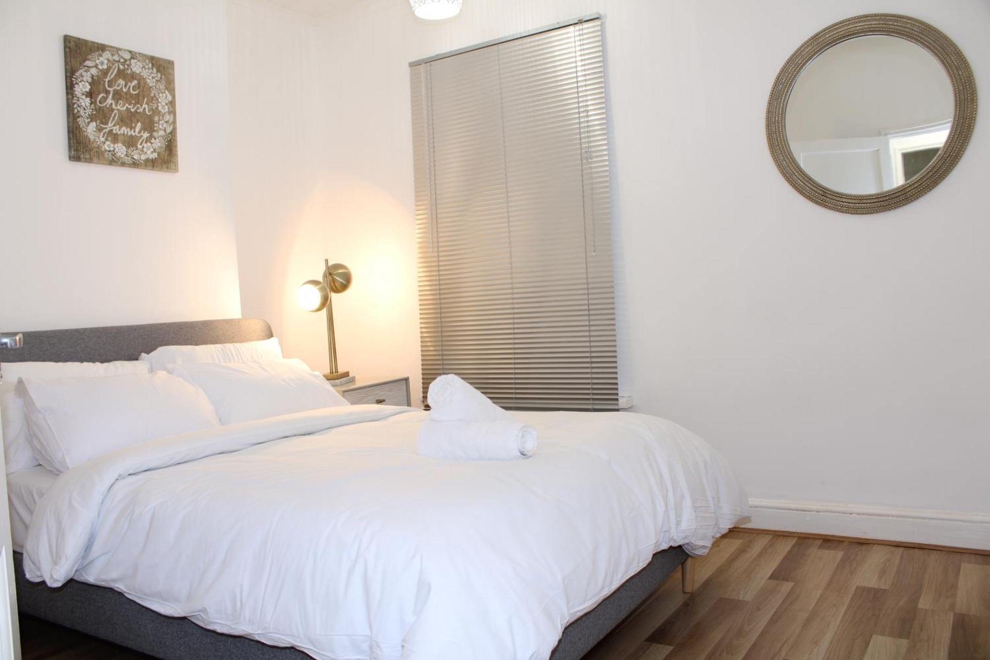 F2S Serviced Apartments 2Bedroom Terrace House With Free Wifi Netflix Suitable For Contractors Walking Distance To Train Station Derby Eksteriør billede
