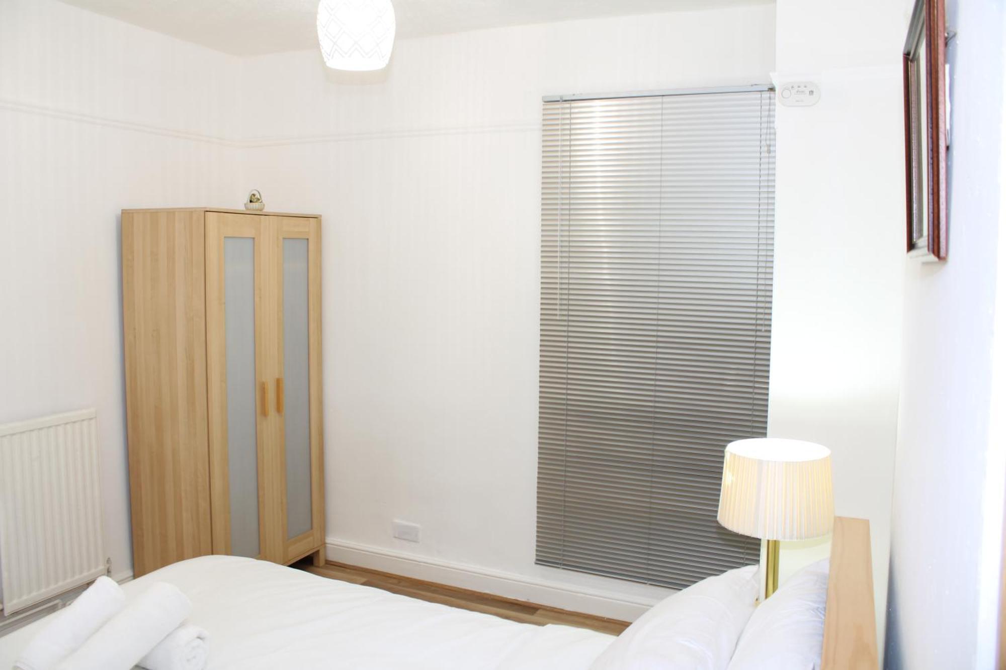 F2S Serviced Apartments 2Bedroom Terrace House With Free Wifi Netflix Suitable For Contractors Walking Distance To Train Station Derby Eksteriør billede