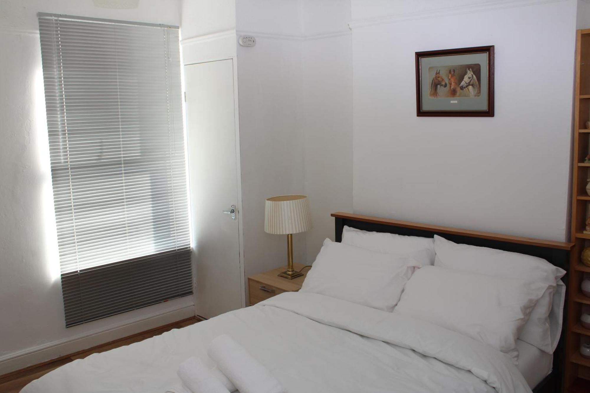 F2S Serviced Apartments 2Bedroom Terrace House With Free Wifi Netflix Suitable For Contractors Walking Distance To Train Station Derby Eksteriør billede