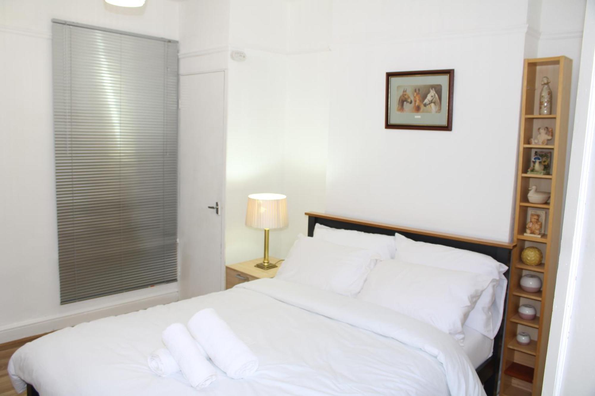 F2S Serviced Apartments 2Bedroom Terrace House With Free Wifi Netflix Suitable For Contractors Walking Distance To Train Station Derby Eksteriør billede