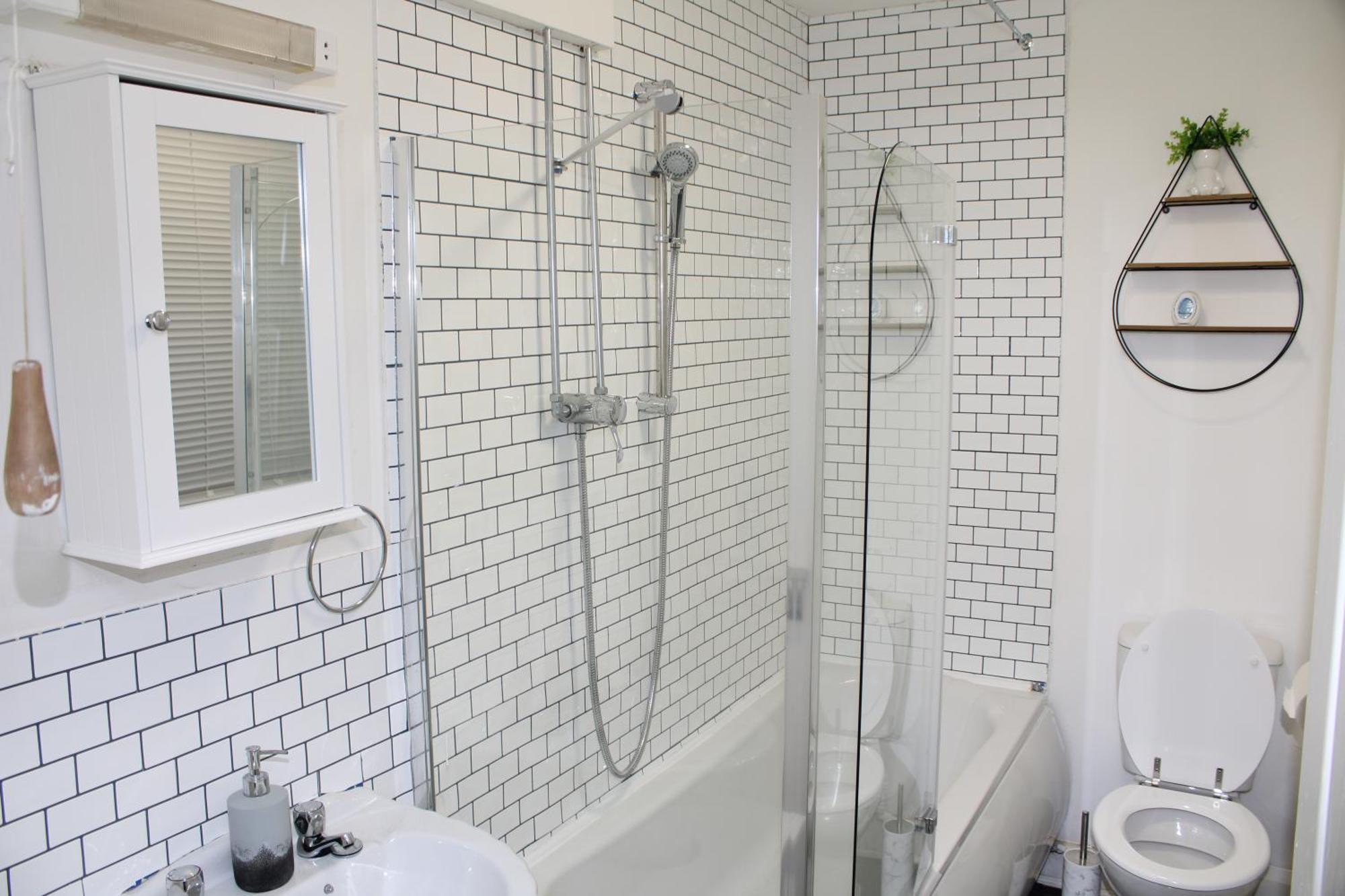 F2S Serviced Apartments 2Bedroom Terrace House With Free Wifi Netflix Suitable For Contractors Walking Distance To Train Station Derby Eksteriør billede